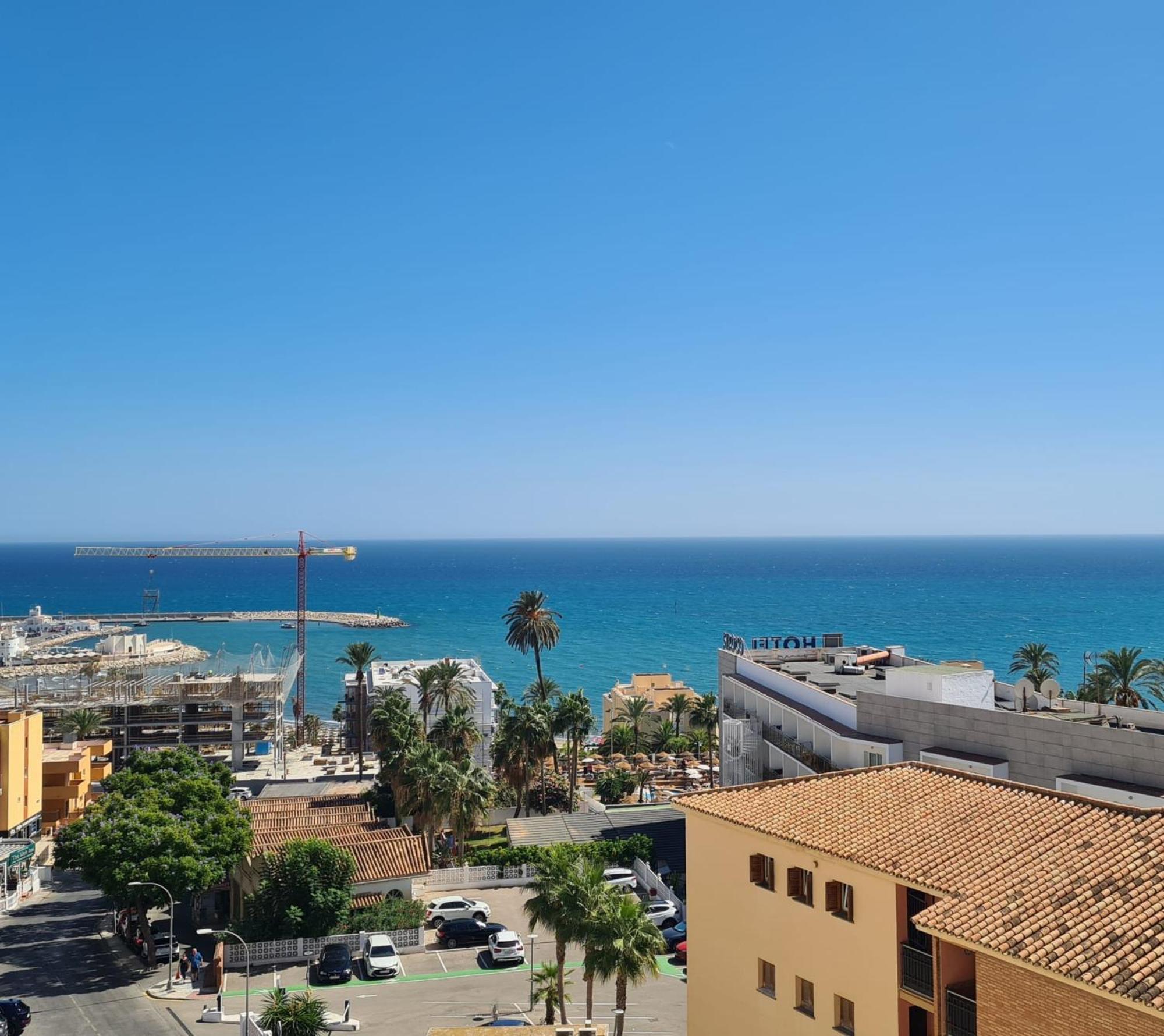 Apartamento Con Vistas Al Mar Cerca Del Puerto 贝纳尔马德纳 外观 照片